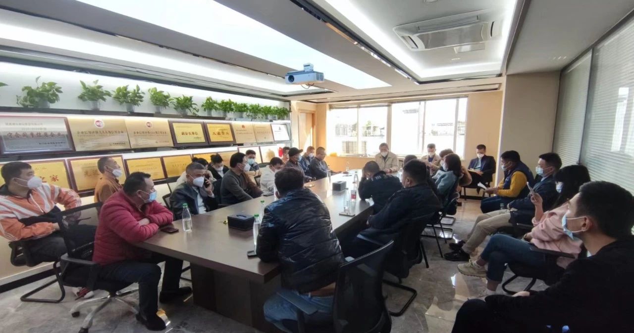 E:\lys\工作\綜合部\公司重大活動、新聞\2023.01.17 湖里區(qū)區(qū)委常委、副區(qū)長王達帶隊慰問我司\網(wǎng)站\微信圖片_20230209204013.jpg